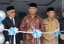 Menteri Koordinator Pembangunan Manusia dan Kebudayaan Prof. Muhajir Resmikan Gedung Rektorat Universitas Muhammadiyah Kotabumi