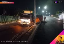 Truk Muatan Pasir Terbalik di Jalan Pramuka, Bandar Lampung: Dua Orang Luka Ringan