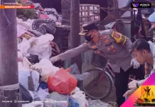 Polres Lampung Tengah Bersama Masyarakat Lakukan Aksi Bersih-bersih di Terminal Bandarjaya