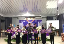 Komite OSIS Nasional Serahkan Beasiswa Pendidikan Untuk 6 Finalis Duta Pelajar Gebyar Pelajar Provinsi Lampung Tahun 2023