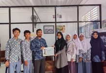 Aksi Peduli Palestina: SMA IT Daarul Ilmi Salurkan Donasi Palestina Melalui Yakesma Lampung SMA IT Daarul Ilmi