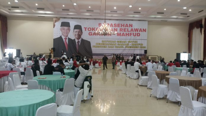 WhatsApp Image 2023-10-27 at 18.16.20_21cd77b3 Ganjar Mahfud