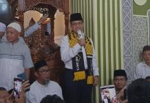 Anies Baswedan Menjadi Imam Shalat Dzuhur Berjamaah di Masjid Ad-Dua Anies Baswedan Menjadi Imam