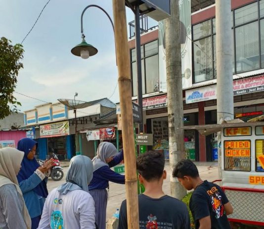 Mahasiswa KKN Unila Membuat 19 Papan Nama jalan Desa Makarti Tama, Tulangbawang