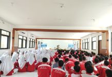 SMK Telkom Lampung Salurkan Infaq Untuk Palestina Melalui Safari Dongeng SMK Telkom Lampung