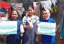 Berbagi Makan Siang Gratis Untuk Warga Terdampak Banjir Rajabasa