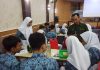 Manfaatkan Limbah Plastik. KAMI dan SMK SMKTI Bandar Lampung Gelar Workshop Urban Farming