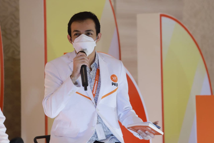 Gamal+-+Launching+Buku+di+Rakernas