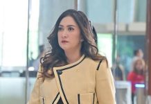 Cantik Effortless bak Boneka Barbie, Menawannya Gaya Nafa Urbach Saat Ngantor di Gedung DPR