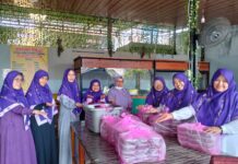 Bikin Haru! PW Salimah Lampung Bagikan Ratusan Daging Qurban Siap Santap!