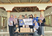 Salurkan Wakaf Al-Qur’an, Yayasan Ruang Baik & LAZDAI Peduli Bahagiakan Santri Darul Ihsan