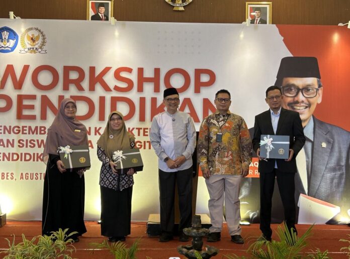 photo_6100400285873718452_y