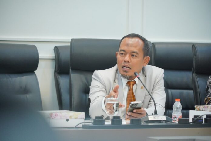 photo_6298410579005654490_y