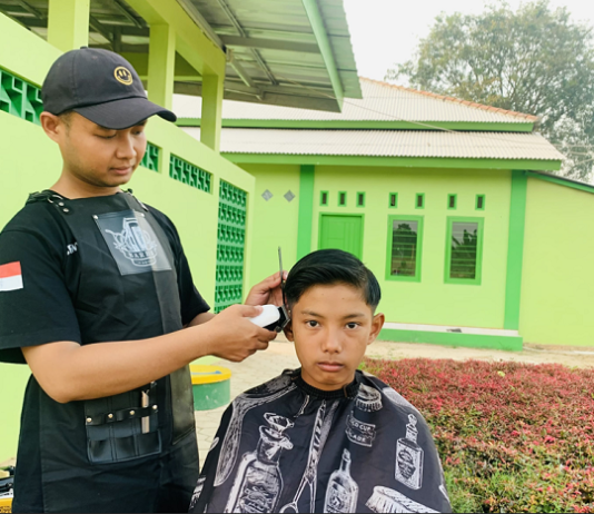 Pangkas Rambut Jadi Wasilah Dakwah di PPSTQ Muhammad Natsir