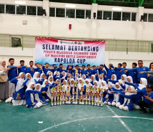 Tim Drumband SD Islam Terpadu Madani Tubaba Angkat Piala Juara Umum di Kapolda Cup 2025