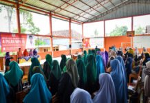 Dr. Almuzzammil Yusuf Sosialisasikan 4 Pilar Bersama Organisasi Perempuan di Lampung