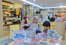 LAZDAI Peduli Wujudkan Senyum Anak Yatim Melalui Program Belanja Bareng Yatim
